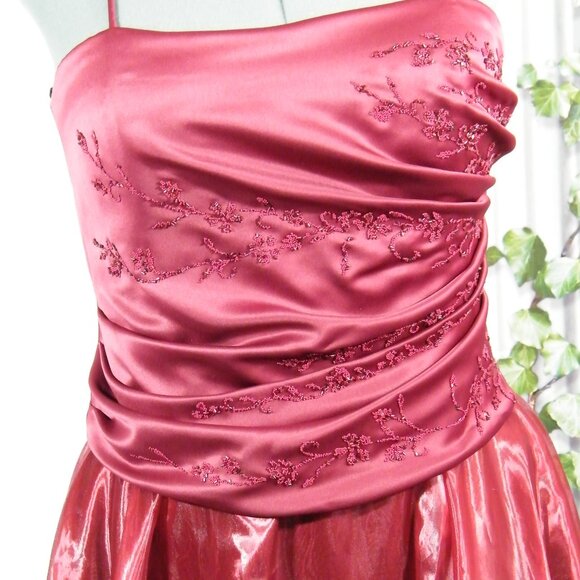 Robe de Bal et de Soirée Couleur Bourgogne Taille 12 et 14 - Picture 4 of 8